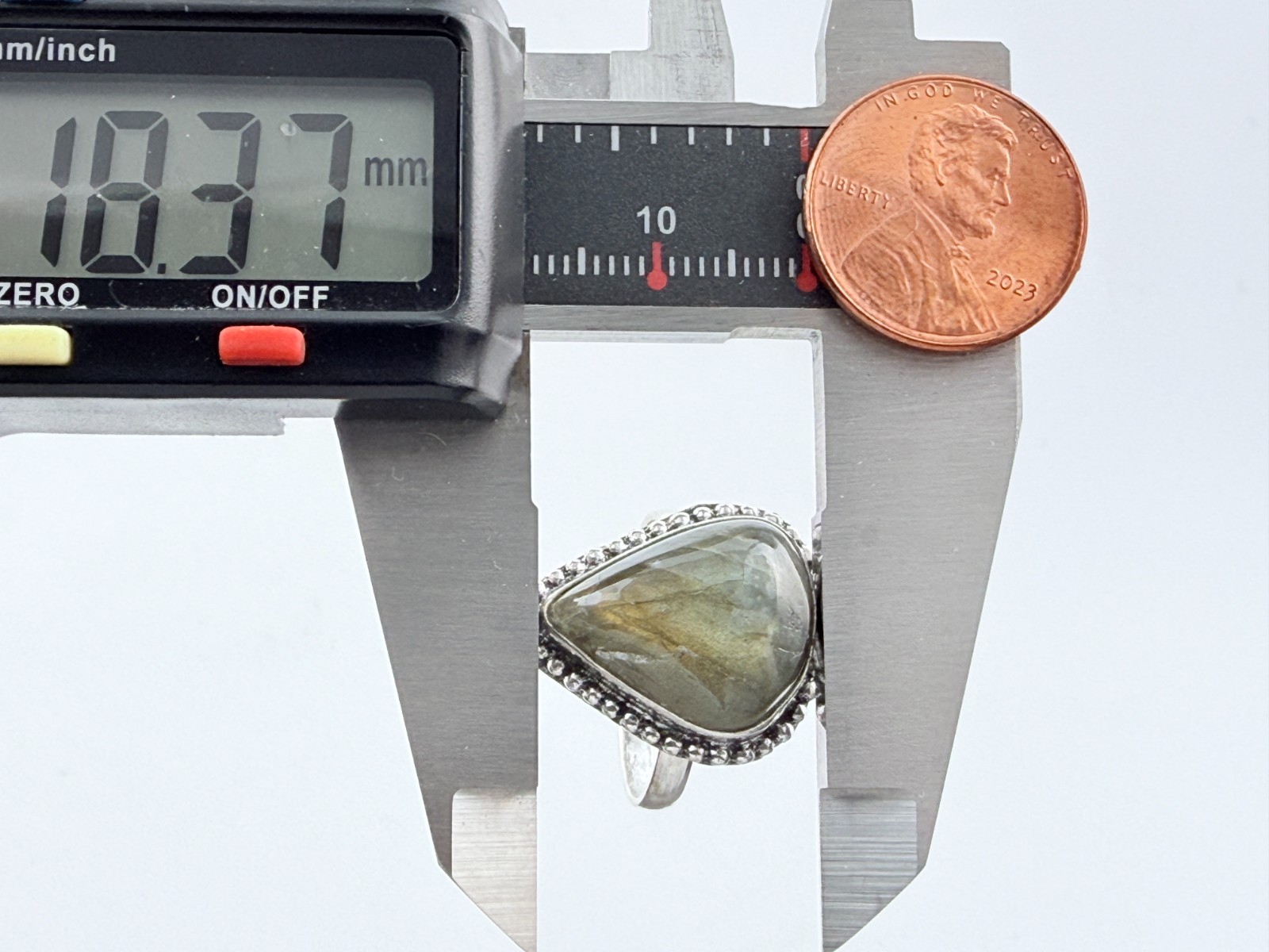 Silver Plated Metal Labradorite Pointed Cabochon Ring Size 10 6.5 Grams Weight