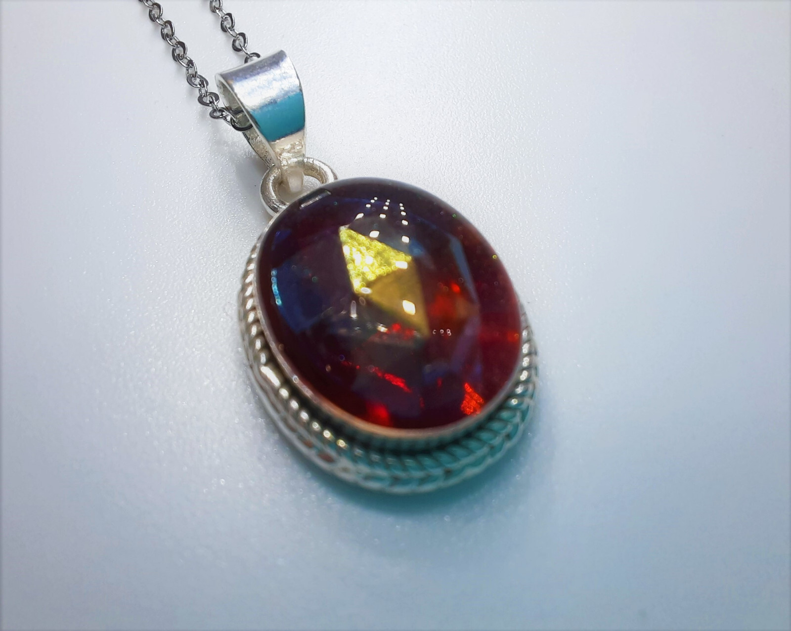 925 Sterling Silver Vintage Ruby Red Aurora Borealis Glass Cabochon Necklace