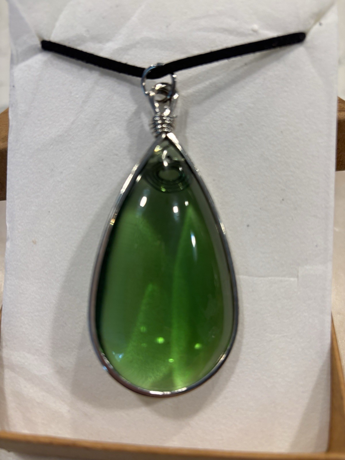Teardrop Pendant Necklace Green Silver Tone Bezel Cord Adjustable 19-24in
