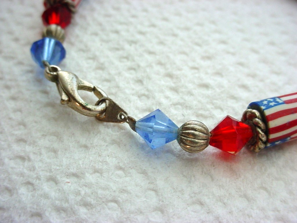 Handcrafted Patriotic USA Bracelet Beaded Flags Stars M161926