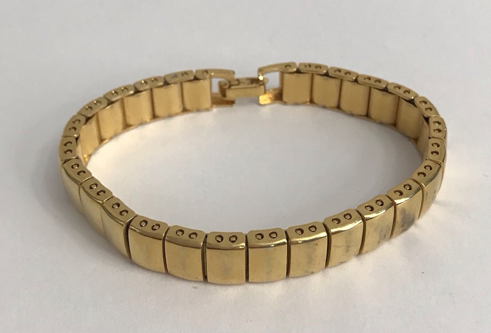 Bulk Jewelry Lot Of 20 Bracelets Branded & Unbranded