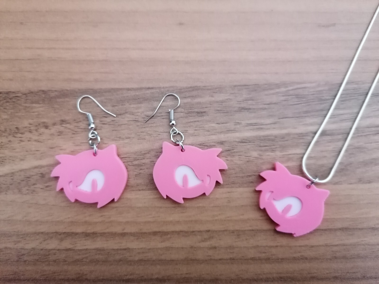 Sonic The Hedgehog – Amy Rose – Modern Earrings & Necklace 3D Printed Set