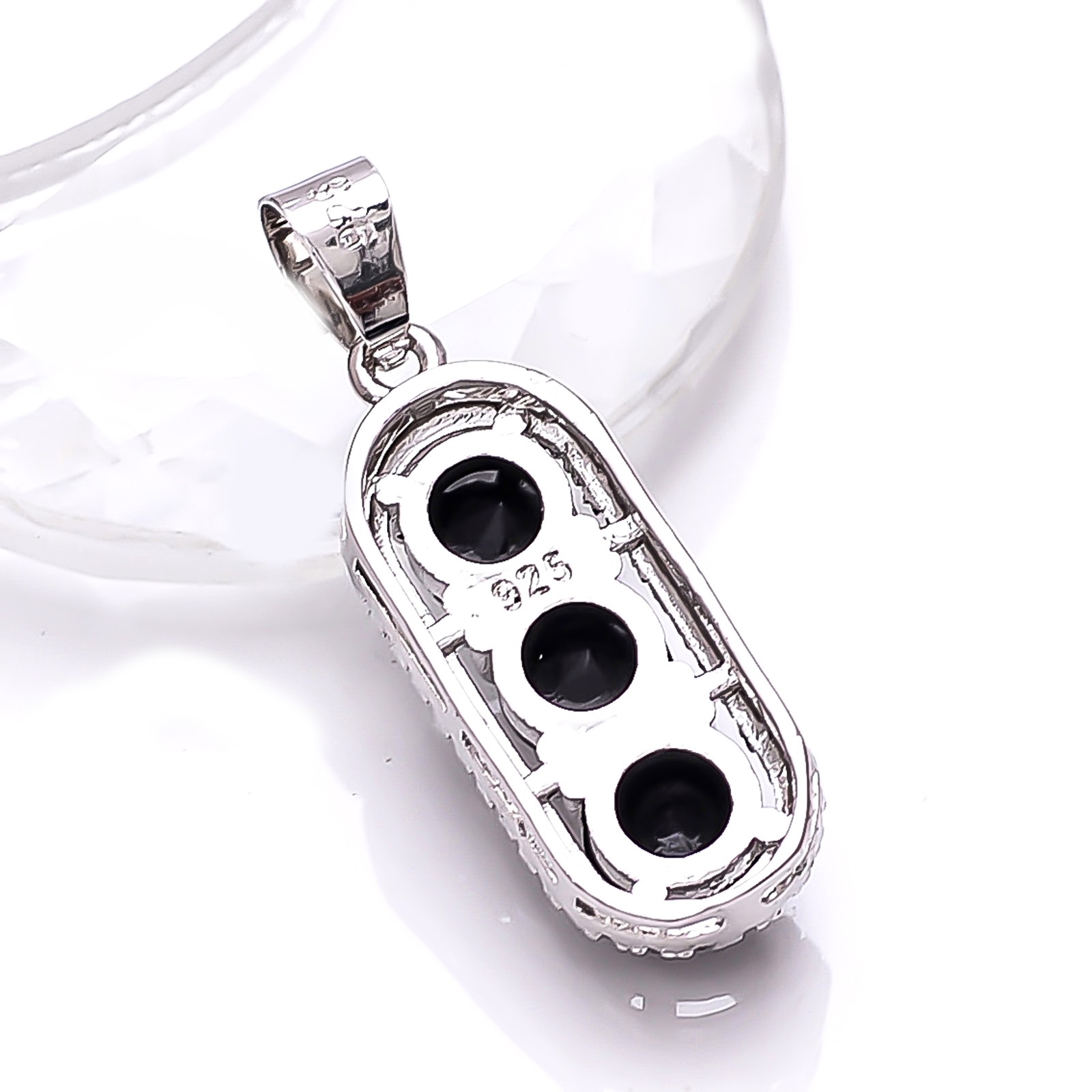 Black Onyx & Cubic Zirconia Gemstone 925 Sterling Silver Pendant 1.10″ P79319