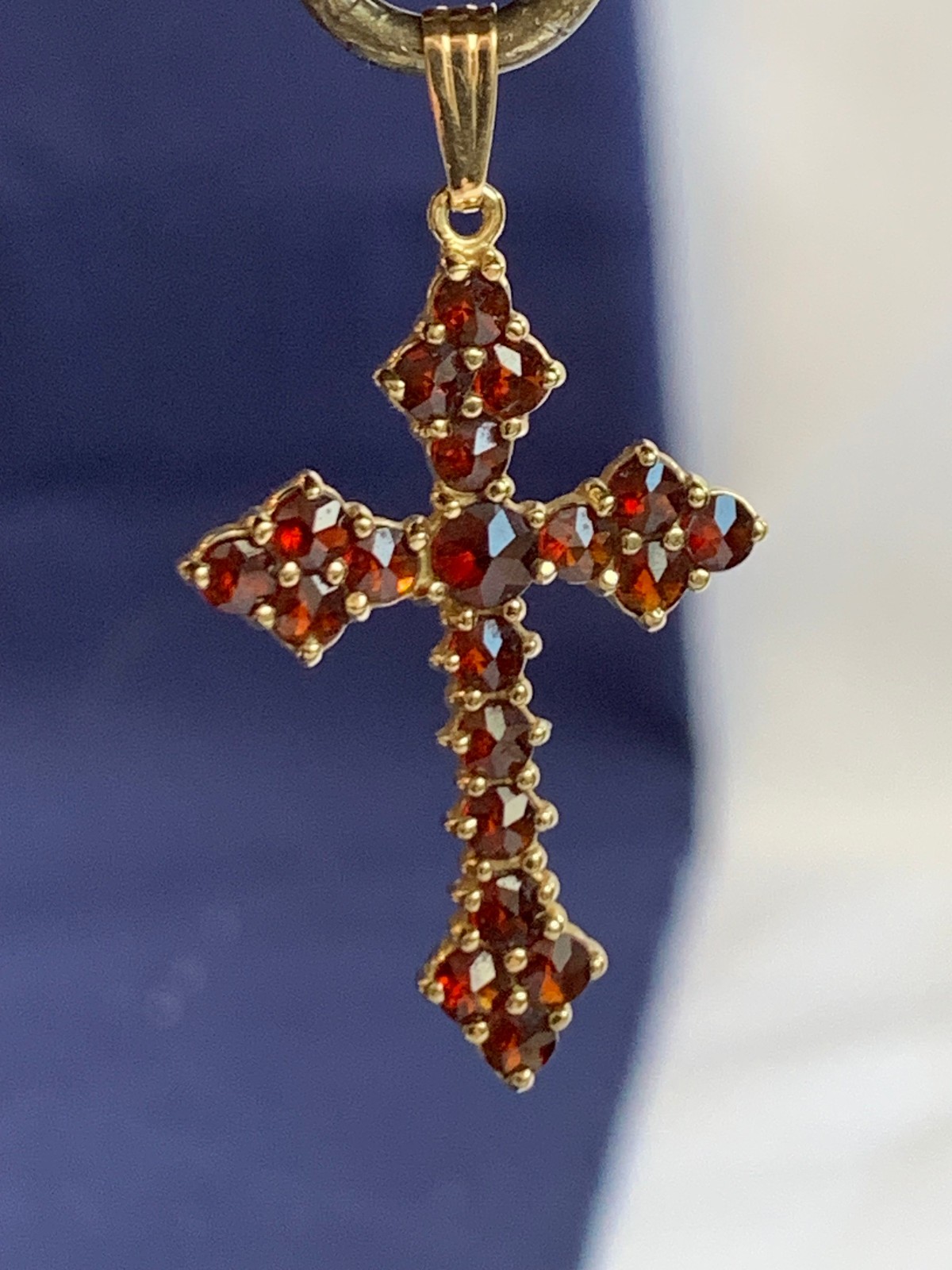 14K Yellow Gold Cross Pendant 2.55g Fine Jewelry Garnet Color Charm *READ*