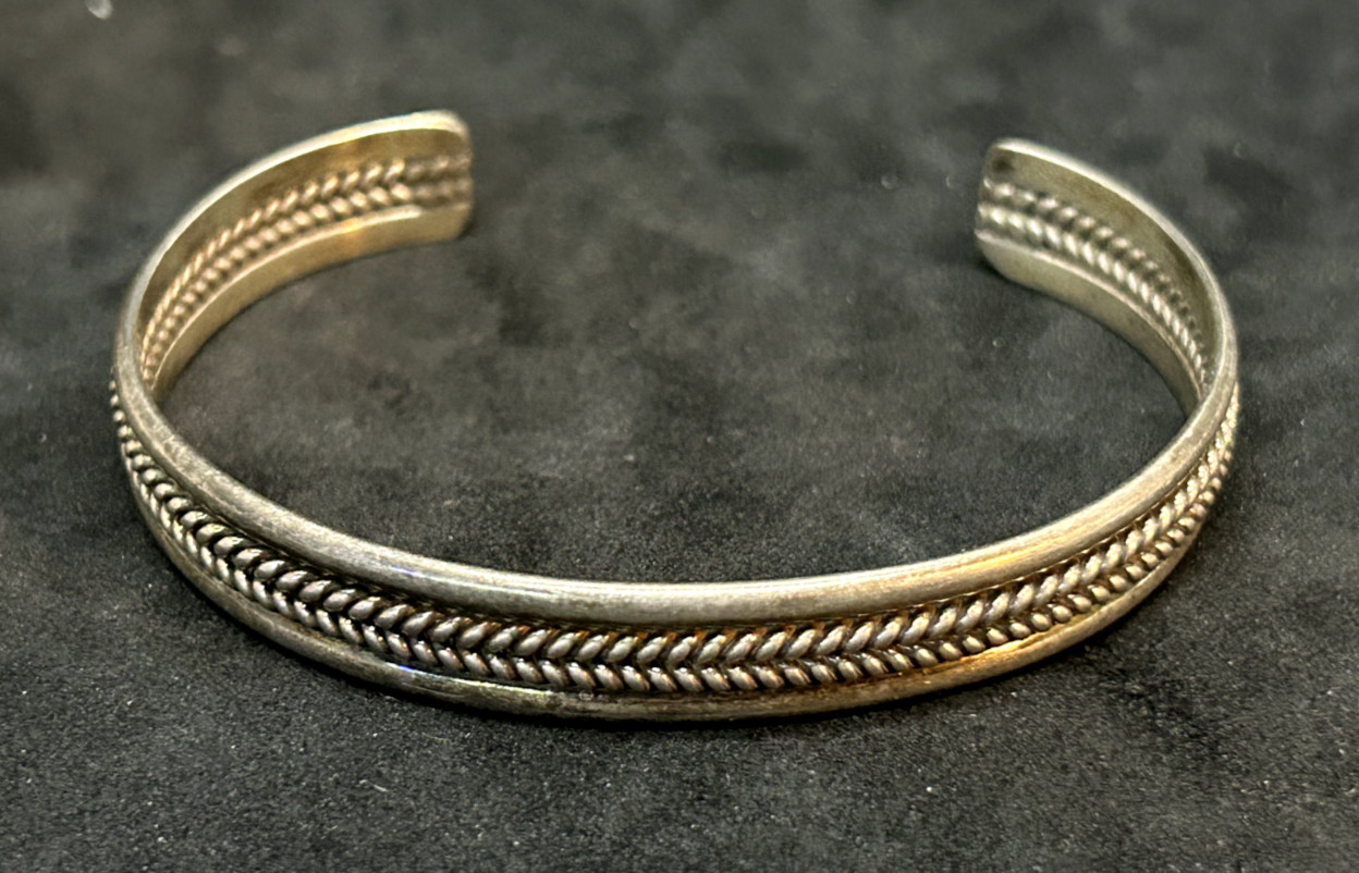 925 Sterling Navajo Cuff Bracelet 7in 8.5mm – 13.85g