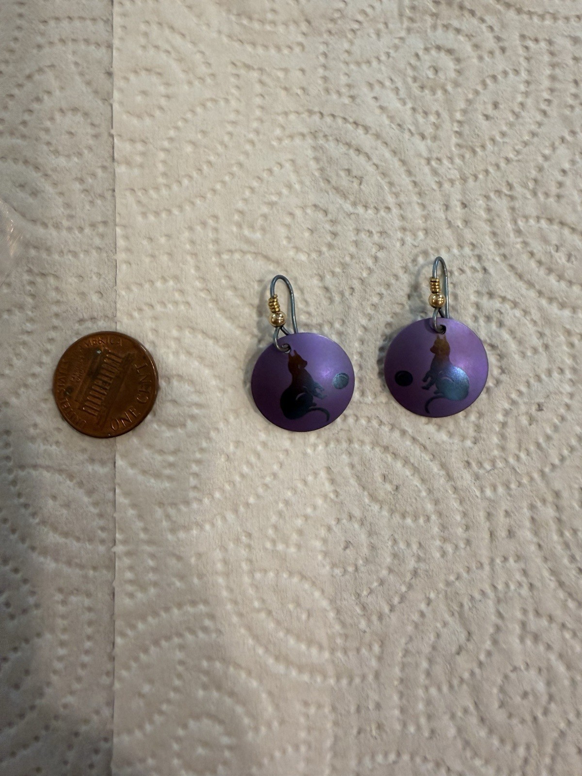 Beautiful Vtg HOLLY YASHI Niobium Green Purple Gold Disc Dangle Earrings Cat