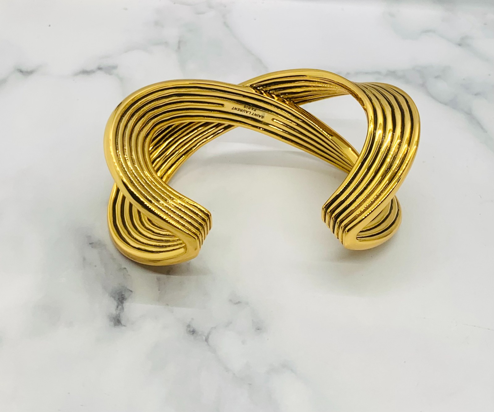 YSL YVES SAINT LAURENT Twisted Infinity Cuff Bracelet – Pre owned / MG6271