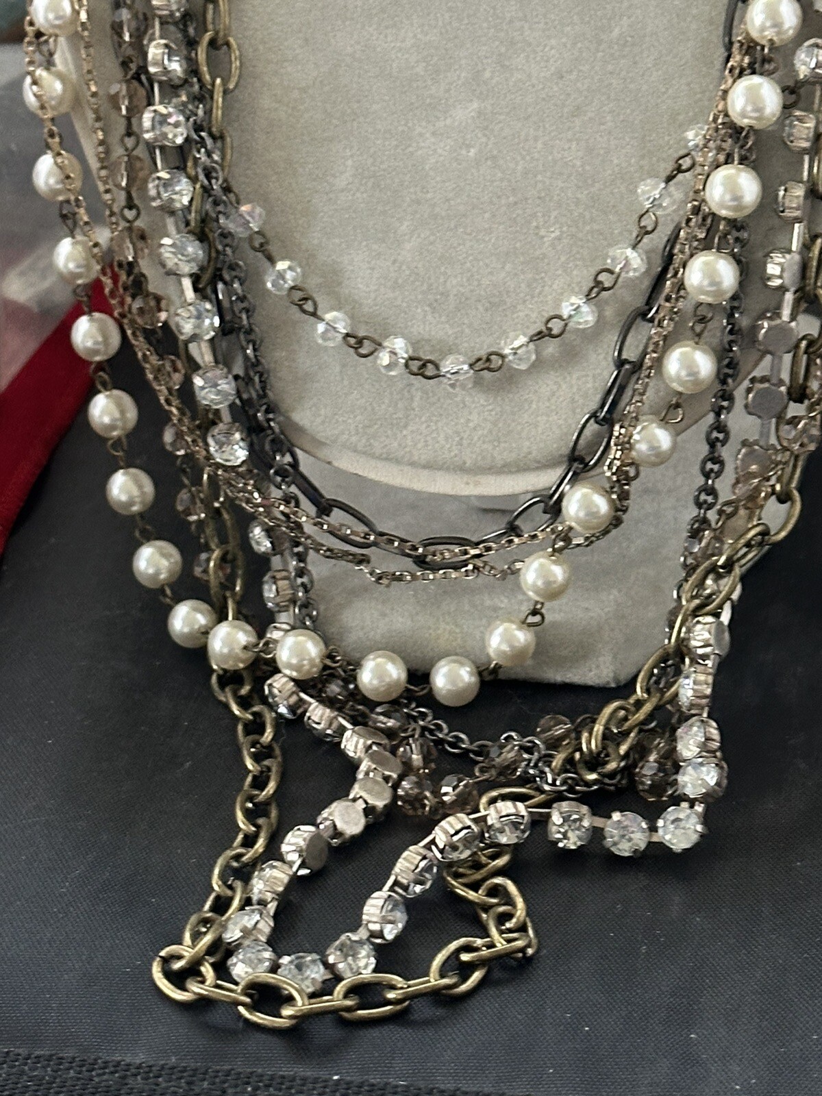 8 STRAND 20-32”METAL, CRYSTAL AND FAUX PEARL BEADED NECKLACE – Costume Jewelry