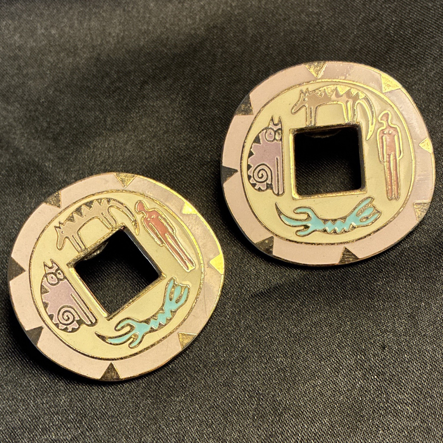 Laurel Burch Amulet Lilac Purple Enamel Round Animal Motif Stud Earrings