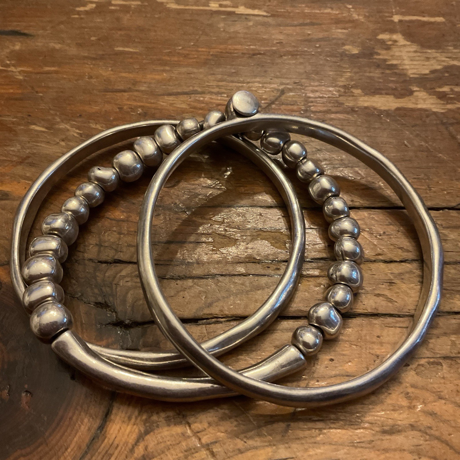 Awesome Vintage Signed Uno de 50 Triple Bangle Silver Tone Bracelet