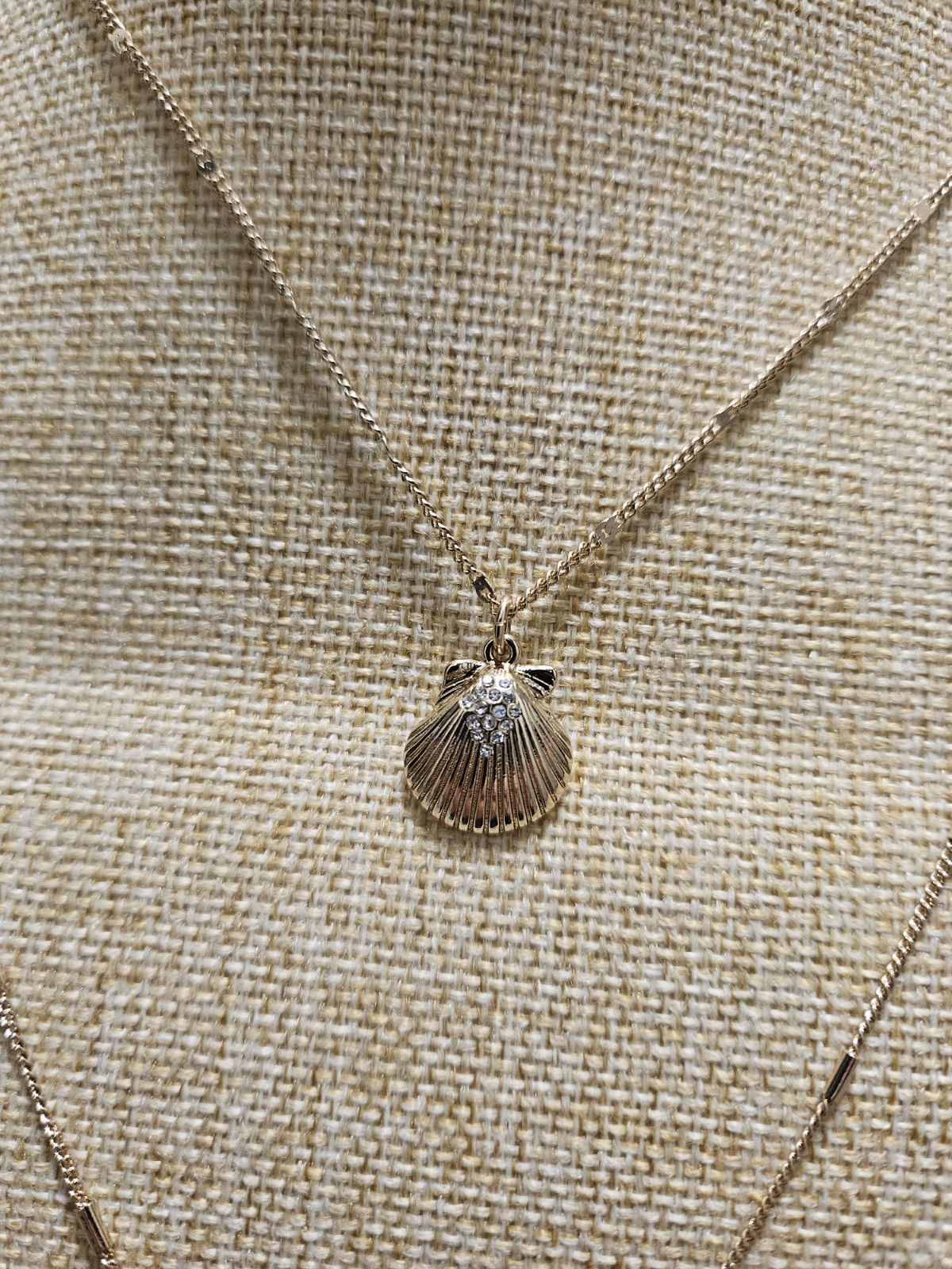 Tommy Bahama Long Shellman triple layer necklace NWT $78