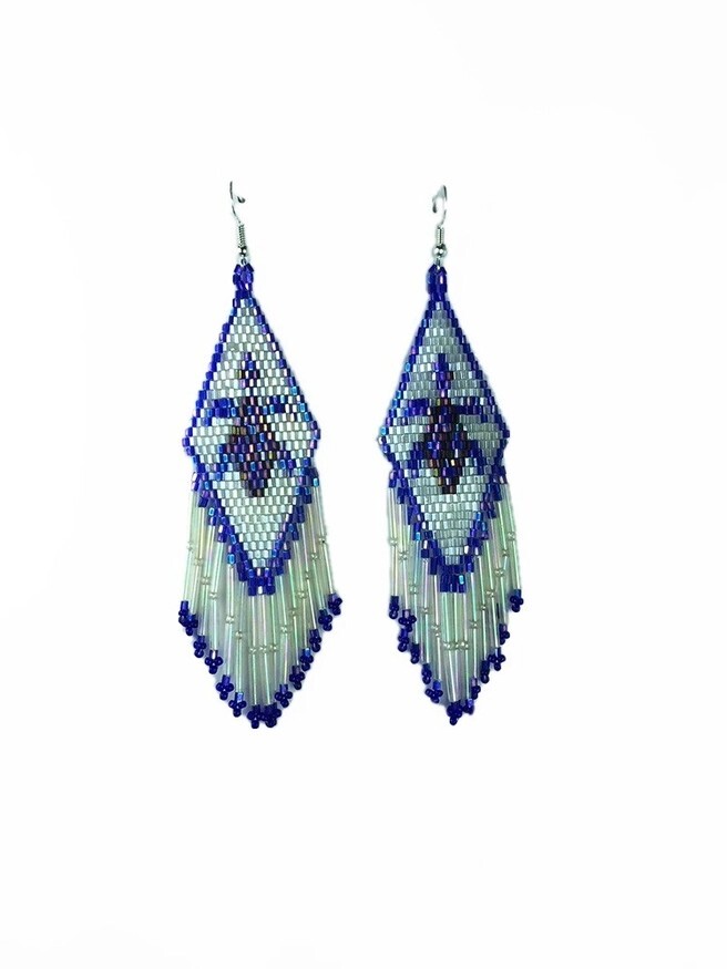 NEW IRIS BLUE WHITE BROWN BEADED TURTLE FASHION HOOK EARRINGS E26/3