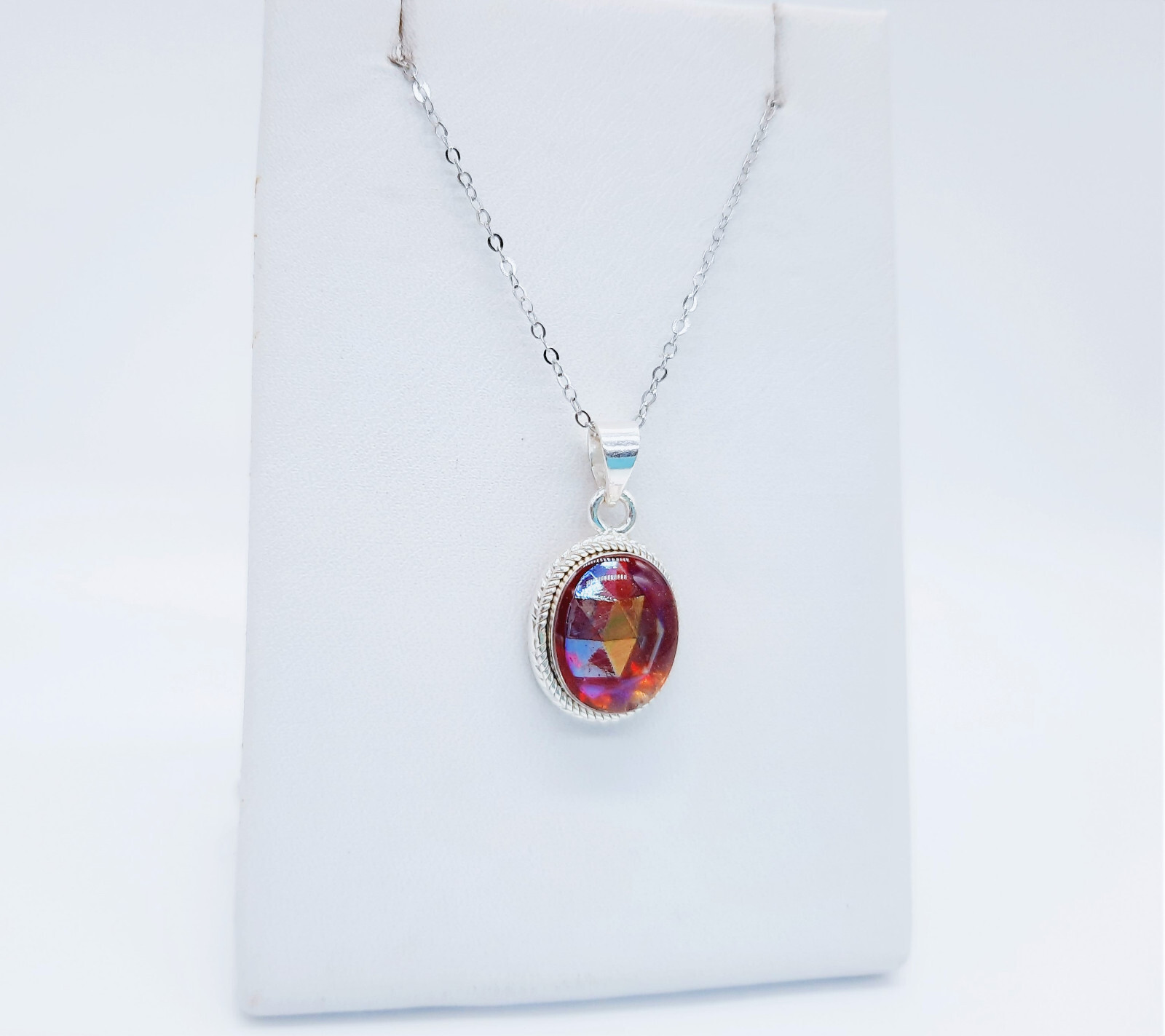 925 Sterling Silver Vintage Ruby Red Aurora Borealis Glass Cabochon Necklace