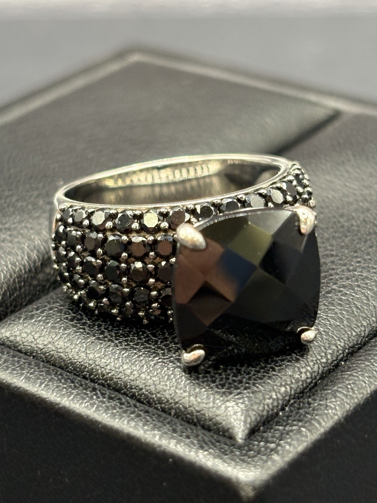 EUC Sterling Silver Black Cubic Zirconia Ring Size 8.25 7 Grams E27