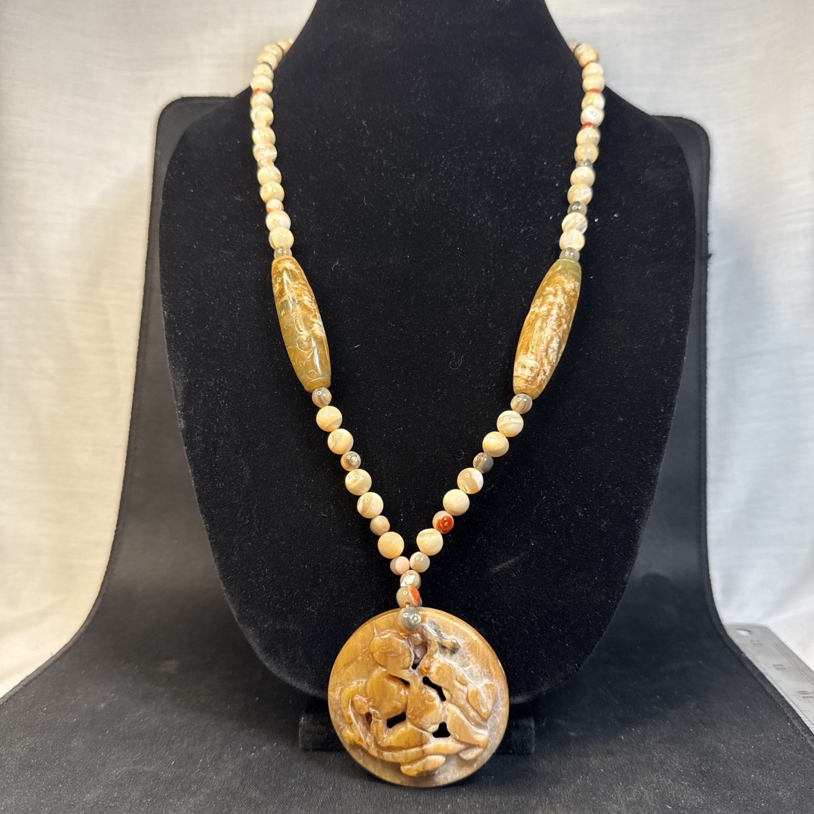 Agate Stone Beaded And Pendant Necklace 24” Chain