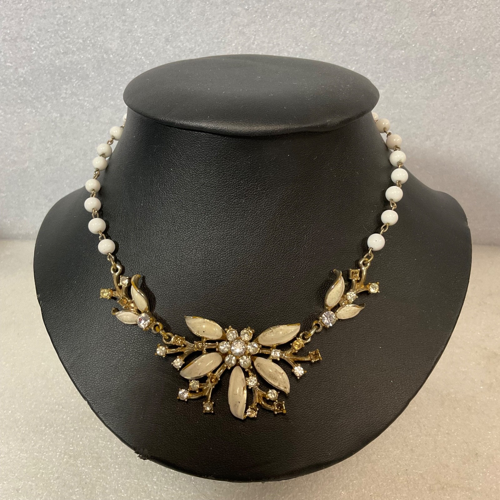 15 in White Bead Floral Rhinestone Bib Necklace Gold Tone Clasp