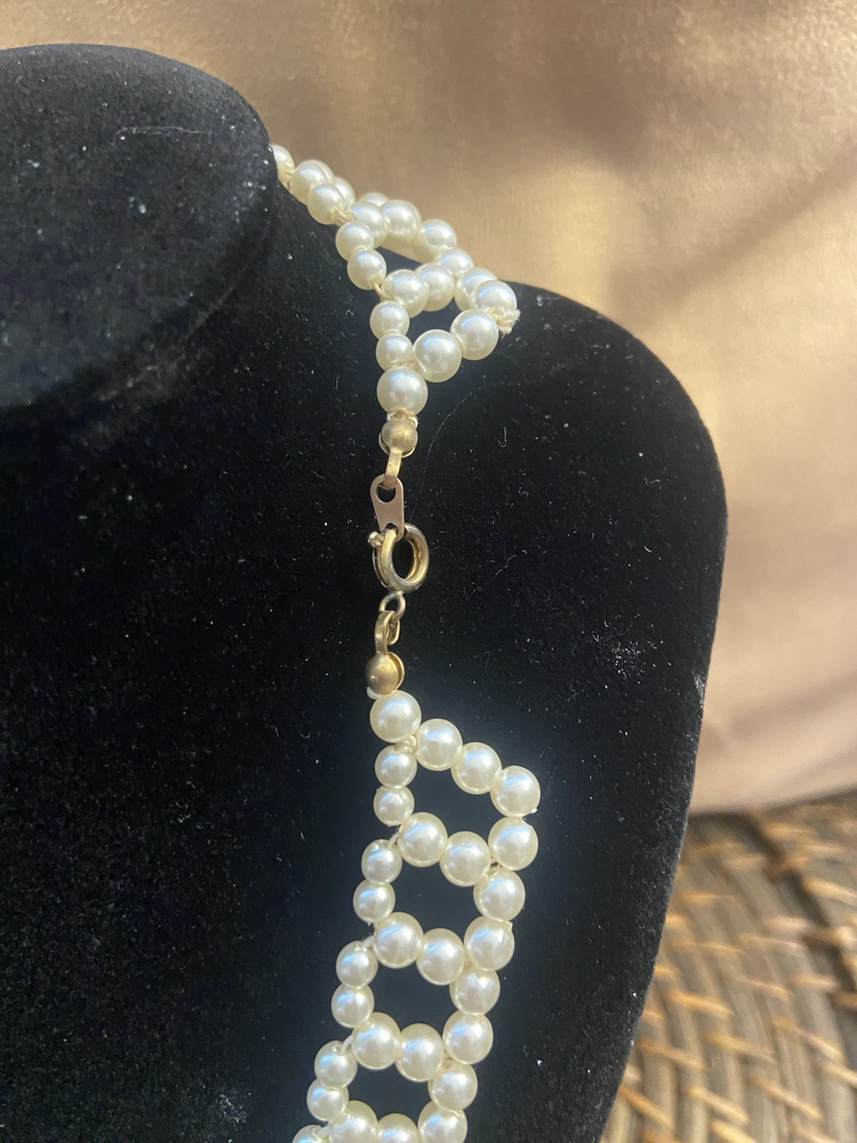 VTG Faux Pearl Scalloped Bib Collar Necklace Woven Lace Design Bridgerton-esque