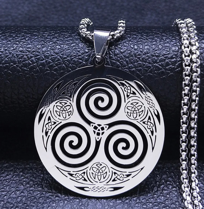New Witchcraft Vortex Pendant Necklace Viking Triskelion Celtic Knot Spiral