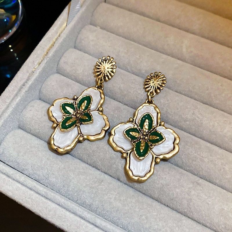Vintage Drop Earrings Alloy Frame White Shell Enamel Simulated Dangle Earrings