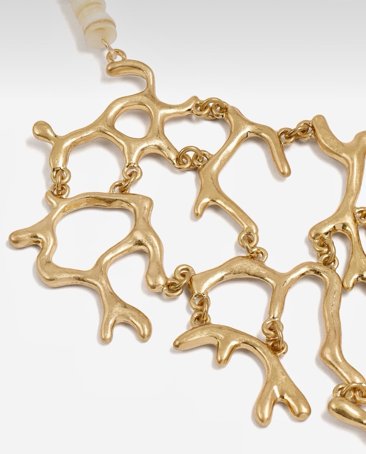 Original Parfois Shell Necklace With Polished Golden Finish Coral Pendant