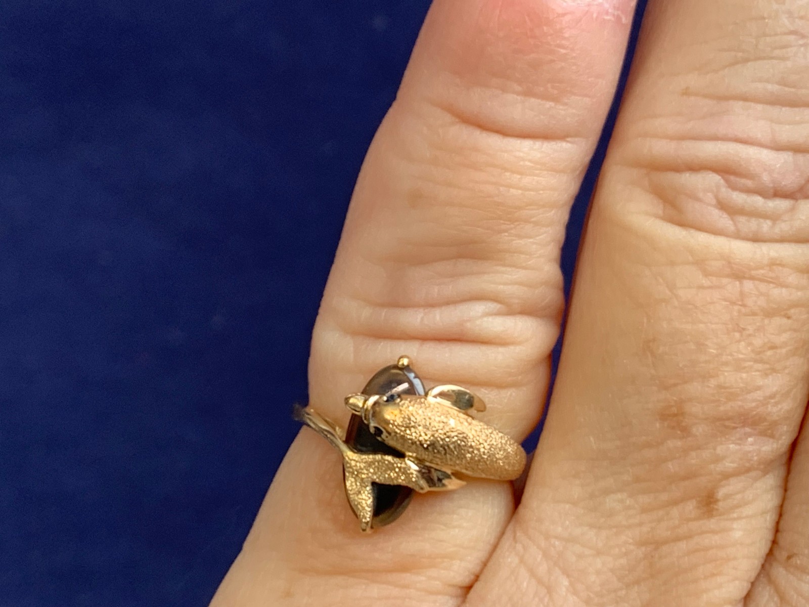 10K Yellow Gold Dolphin Ring 2.53g Fine Jewelry Size 5.25 Band Onyx Look *READ*