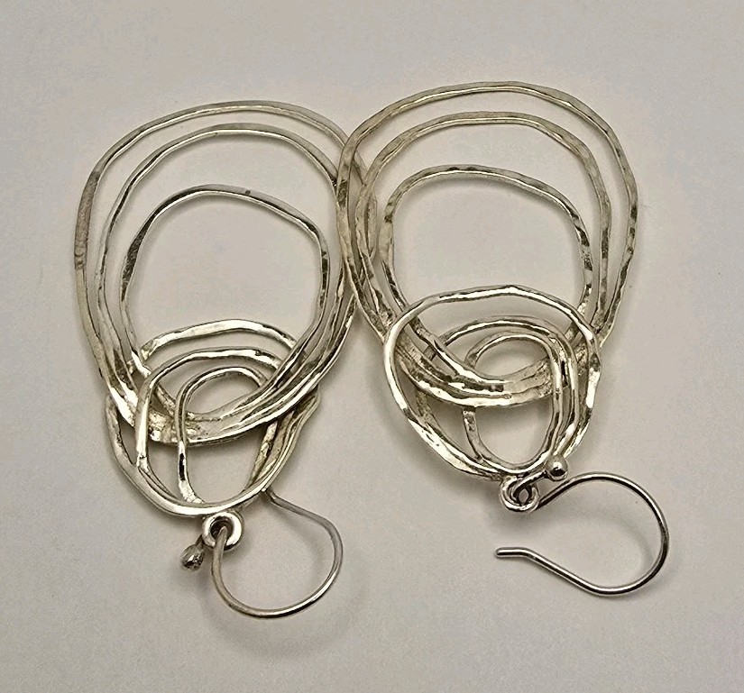 Silpada Sterling Silver 925 Hammered Loop Earrings 2″×1″ Signed Tested