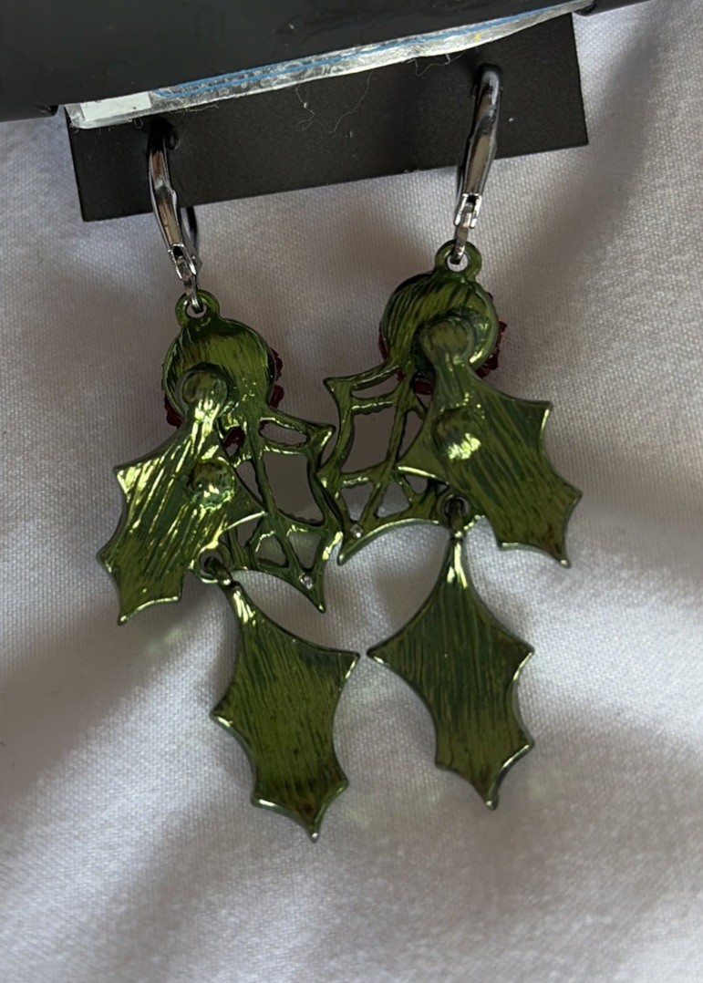 Simply Vera Wang Christmas Holly Berry MISTLETOE Dangle Drop Earrings – New