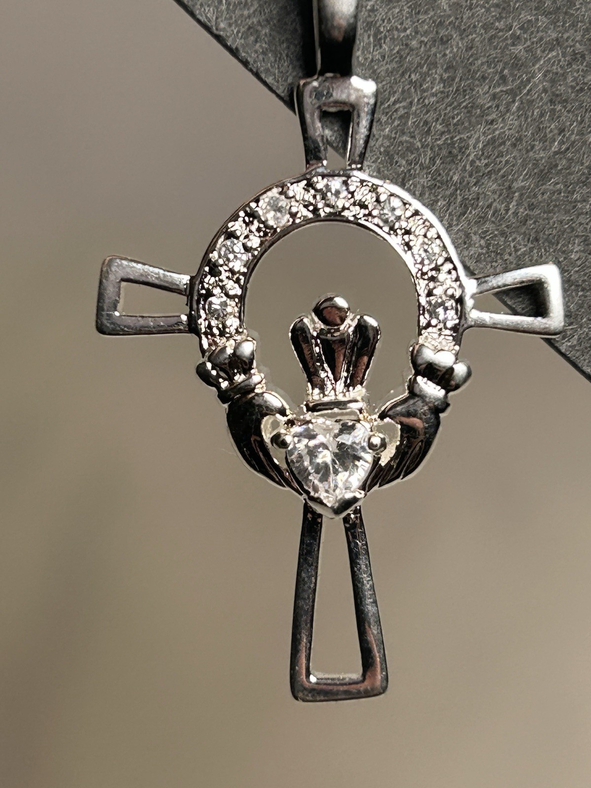 Jezlaine 925 Sterling Silver CZ Irish Claddagh Cross Pendant Necklace 17” NWT
