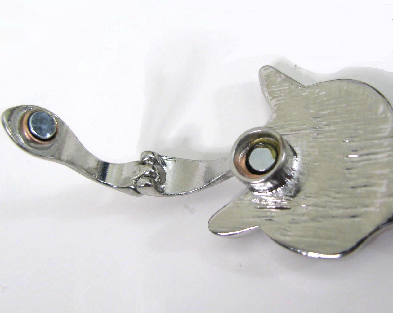 Roman RMN Large Neclakce Pendant Silver Hair Cat Magnetic Closure Brown Kitty 3″