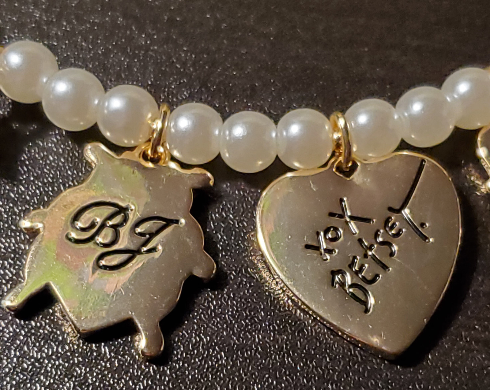 Chic Betsey Johnson Faux Pearl Necklace w/ 7 Charms – Nature and Beauty Theme