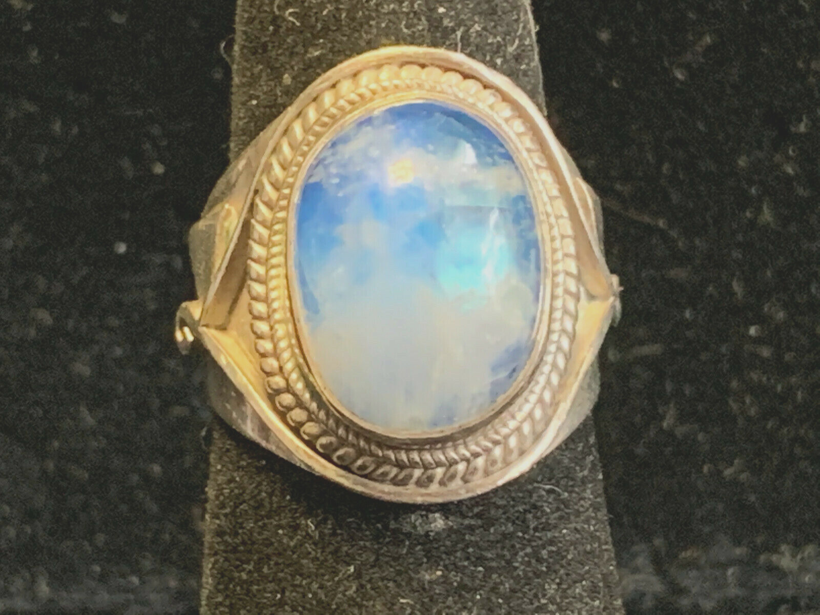 Vtg Sterling Silver .925 Blue Glass Stone Jewelry Ring Size 7 (10.49 Grams)