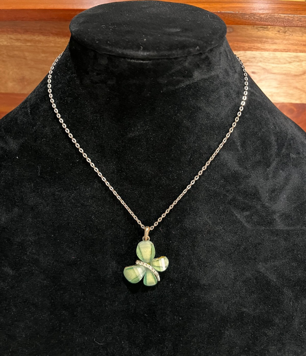 Butterfly Pendant Necklace Silver Tone Chain Green Acrylic Resin Y2K 2000s