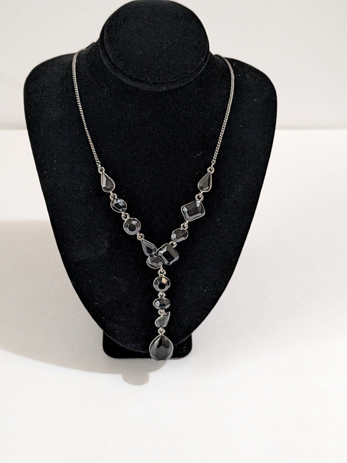 JLO Gun Metal Gray Y Drop Pendant Necklace With Black Acrylic Faceted Beads. 15″