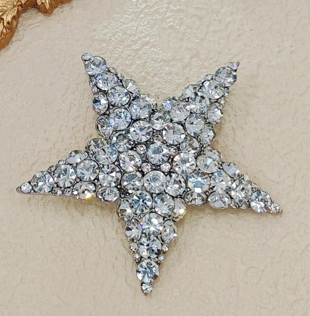 CLEAR CRYSTAL RHINESTONE SILVER STAR PIN BROOCH PENDANT~CHRISTMAS HOLIDAY GIFT