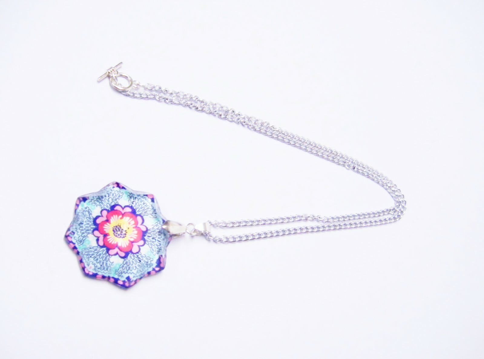 Multi Color Flower Shaped Glass Pendant Necklace