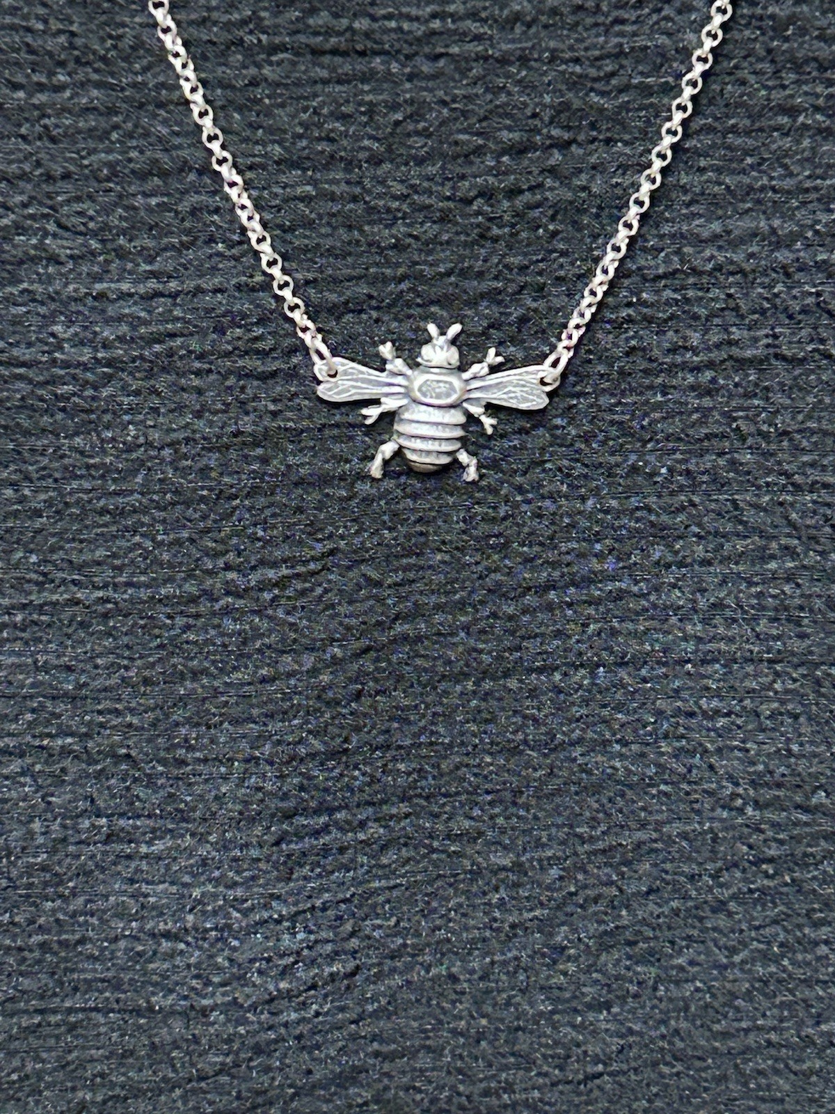 Larissa Loren Burnished Pewter Silver Tone Bee Necklace 17.5 Inch
