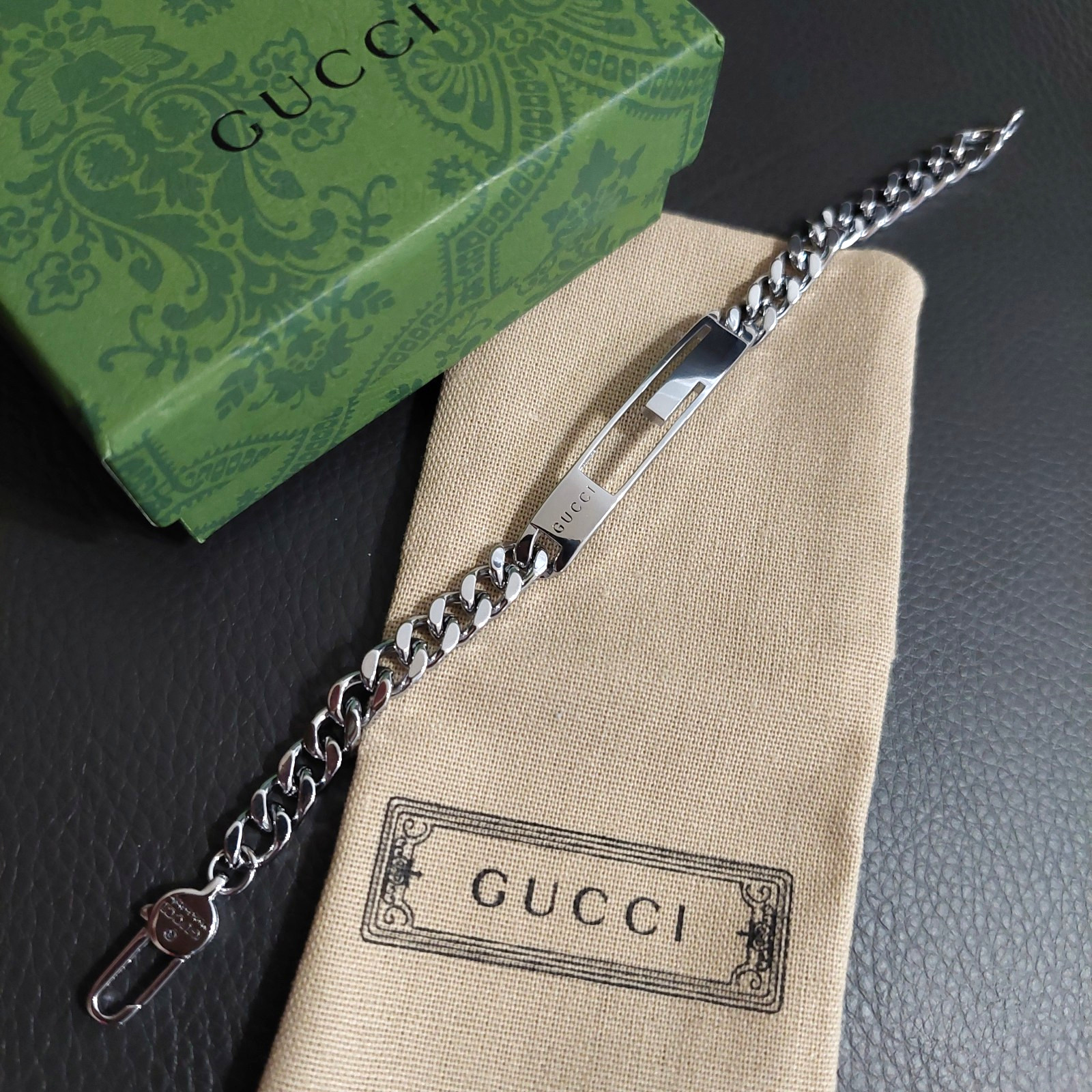 Gucci Silver Cutout G Chain Bracelet 7.5″