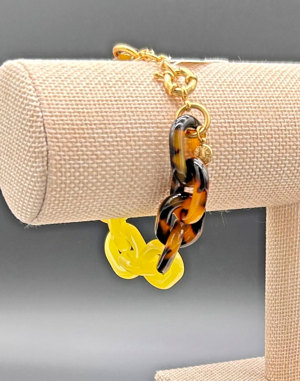 J Crew Tortoise Shell Yellow Acrylic Link Bracelet Gold Tone Chunky Signed NWT