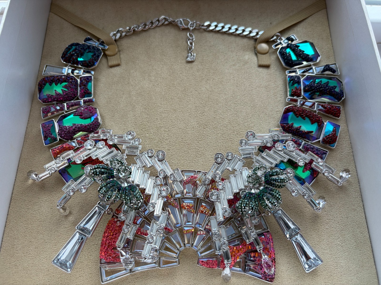 Atelier SWAROVSKI Masterpiece Collection Statement Necklace Spring/Summer 2017