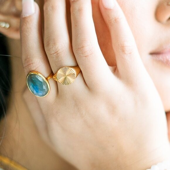Chunky Gold WATERPROOF Signet Ring Sunburst Ring Non-Tarnish Gold ring PRETTY