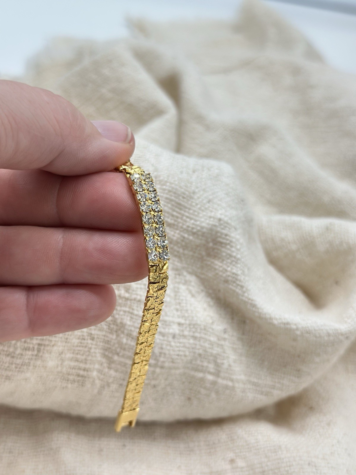 Sparkling Shiny Linked Rhinestone Bracelet Gold Tone Nugget Style Chain 7″