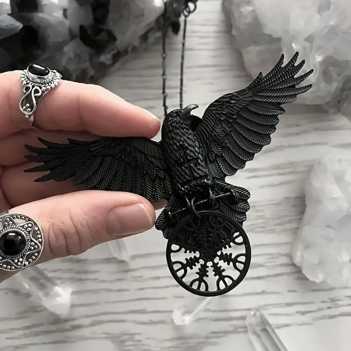 Large Gothic Black Raven/Crow Pendant Necklace Vegvisir Viking Nordic Compass
