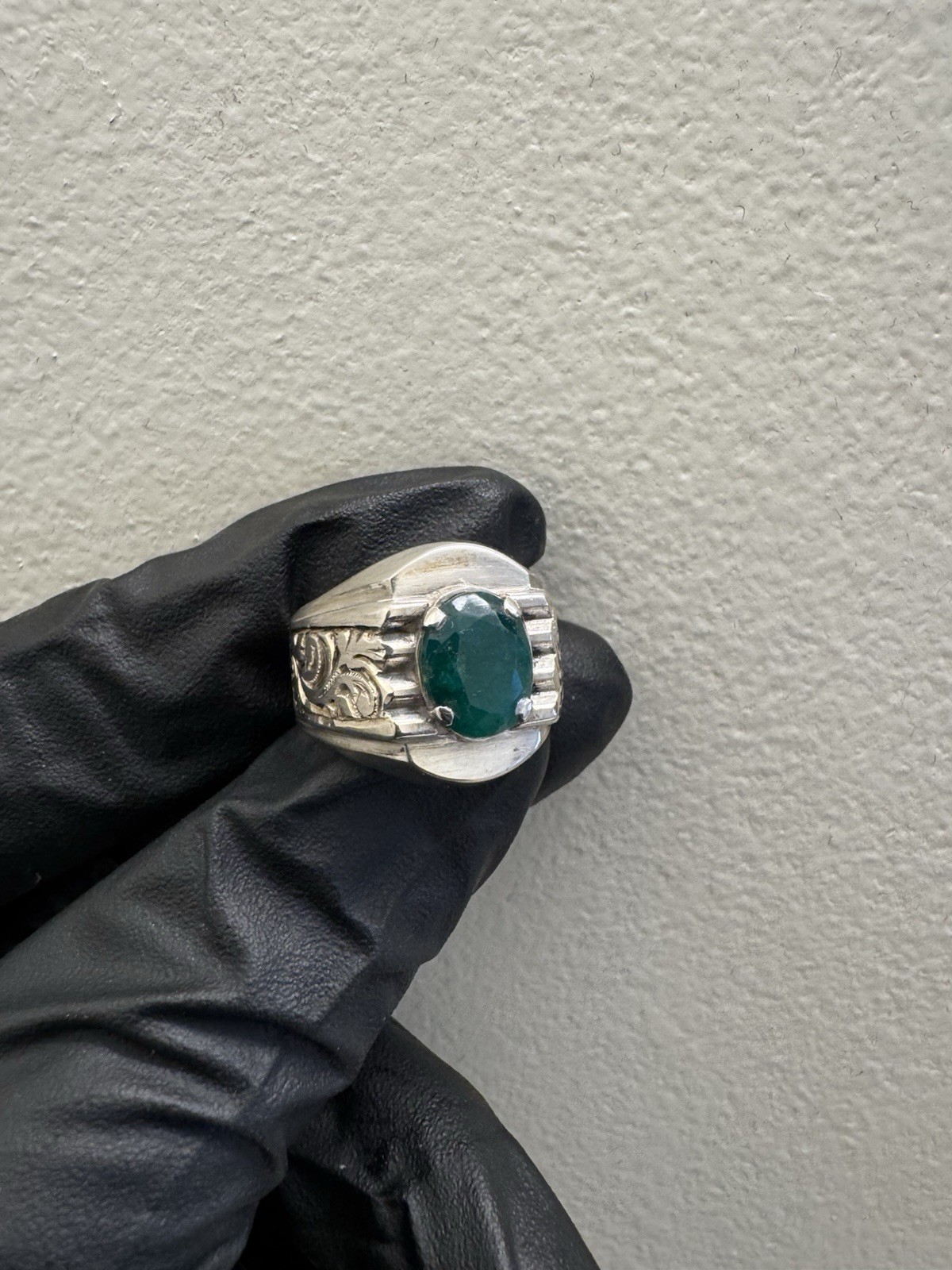 925 Silver Signet Ring Size 8.5 Oval Green Emerald Gemstone Stone