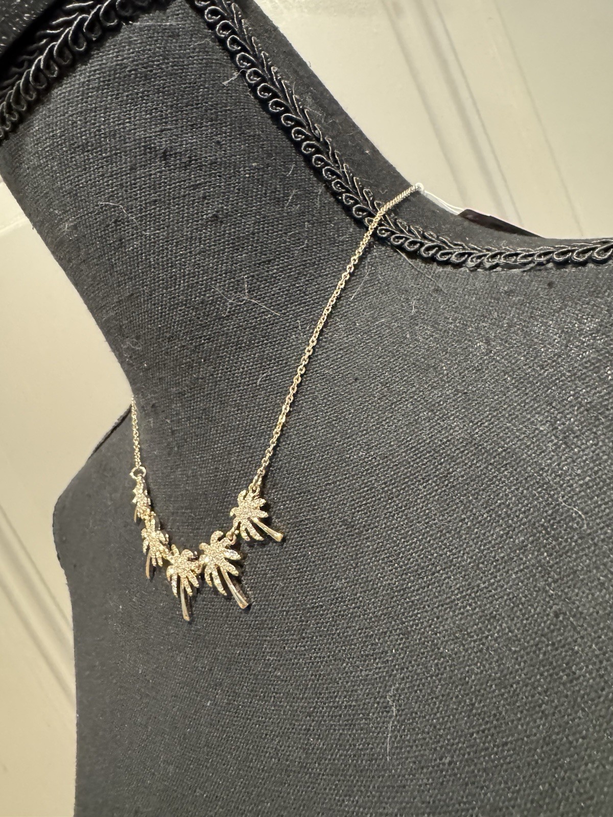 Lilly Pulitzer Dainty Goldtone Palm Tree CZ Short Statement Necklace 16″ NEW