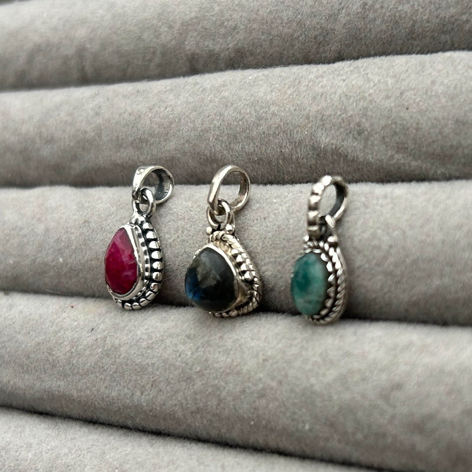 3 X 925 Sterling Silver Ruby Emerald Labradorite Pendant Ladies Necklace