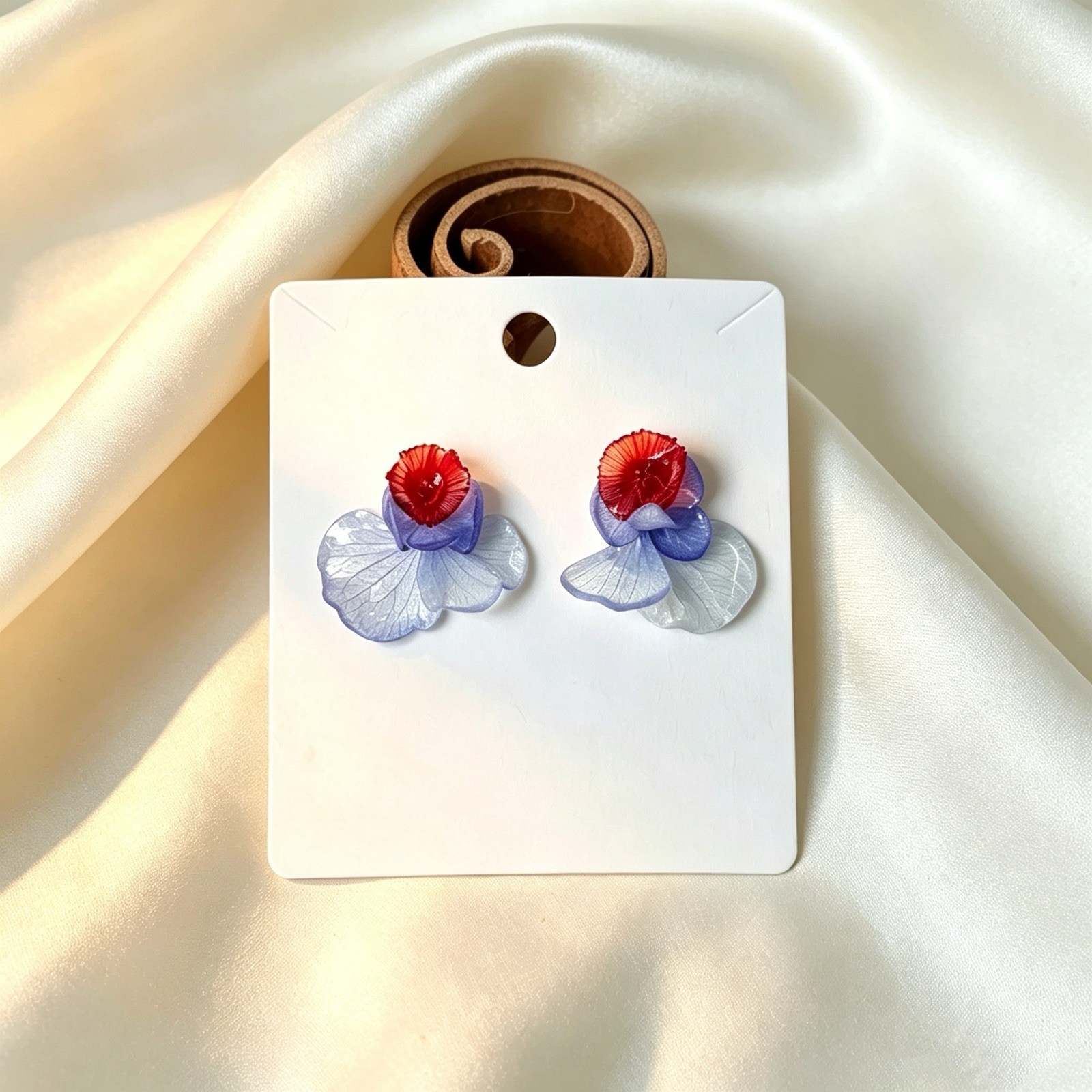 Natural Yunnan Dried Hydrangea Resin Stud Earrings Handmade 925 Silver Ear Posts