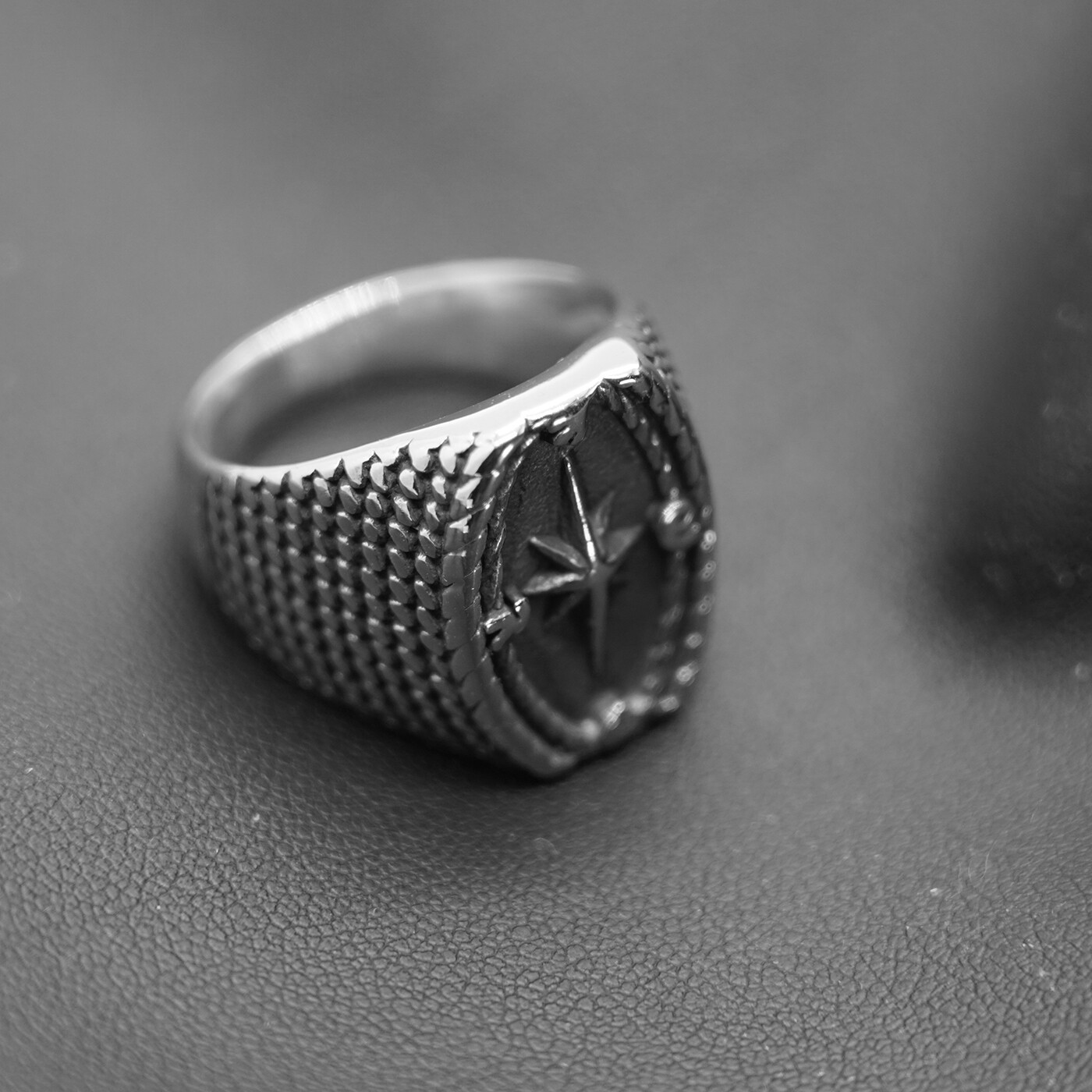 MENDEL Mens Nautical North Star Compass Marine Ring Stainless Steel Size 7-13