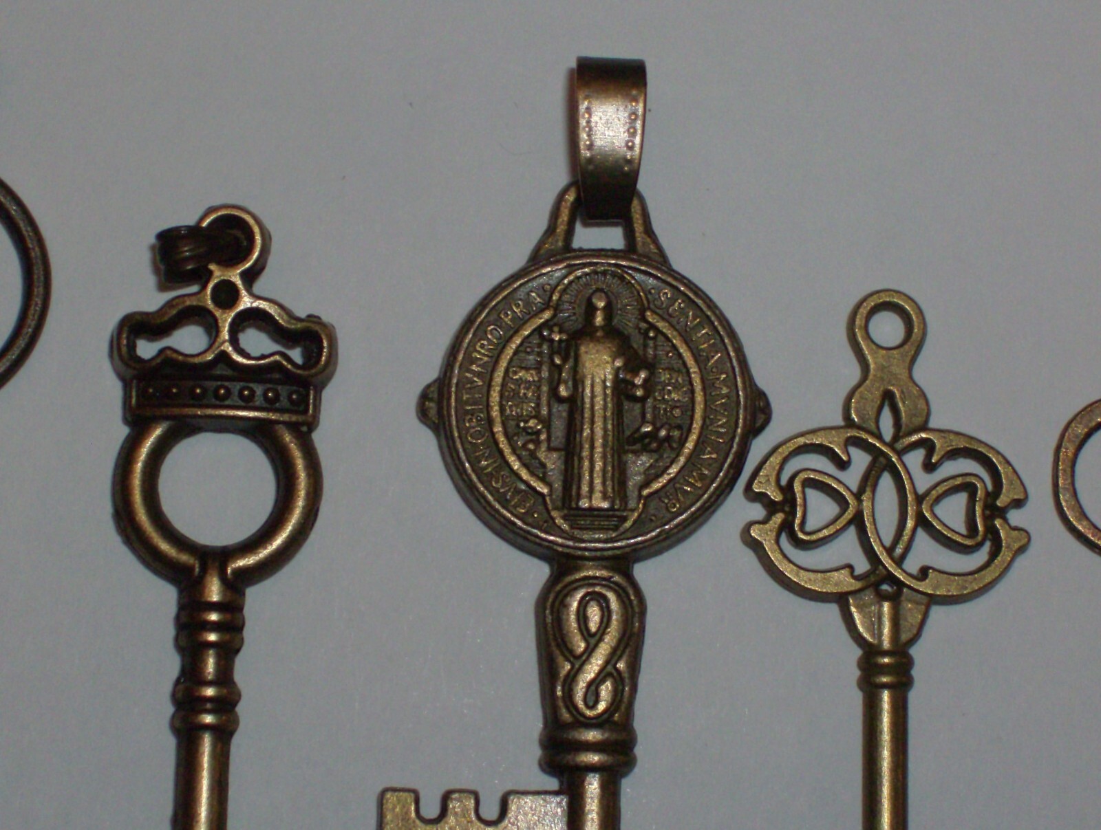 Bronzetone Variety Skeleton Key Pendant/Chain Lot- 8 Piece
