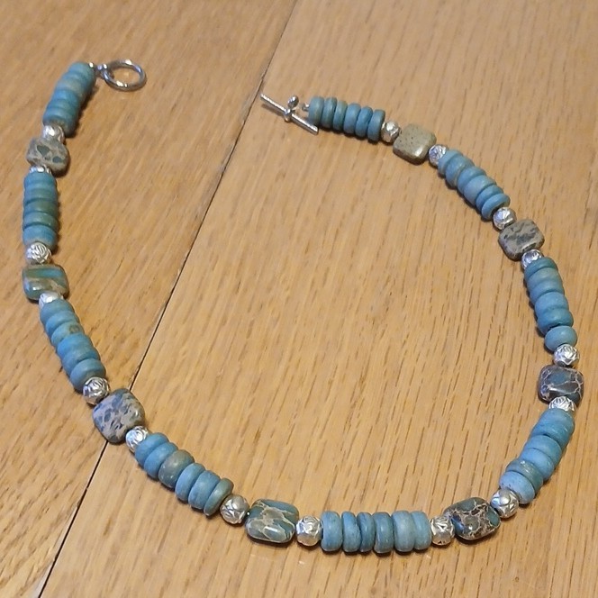 Blue Rondelle Stone Beaded Necklace Silver Tone Metal Toggle Clasp