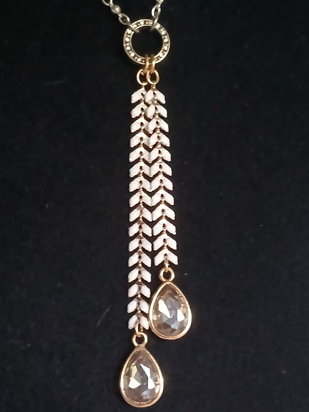Stunning Premier Designs Glisten Necklace 34″ Nice